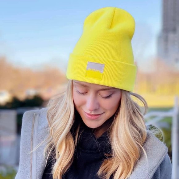 NWOT PANTONE x LYM ILLUMINATING YELLOW Cuff Acrylic Beanie 2021 - Picture 1 of 7